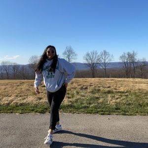 Meet your Posher, Ronica